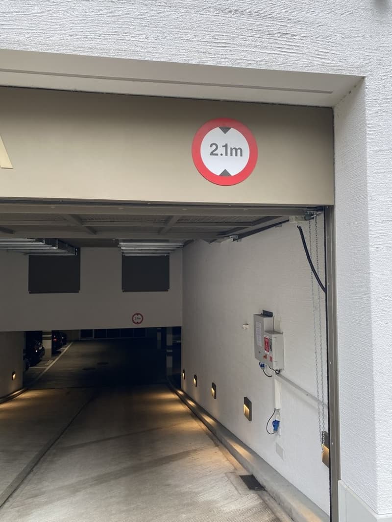 Suchen Sie einen Doppelparkplatz? (2)