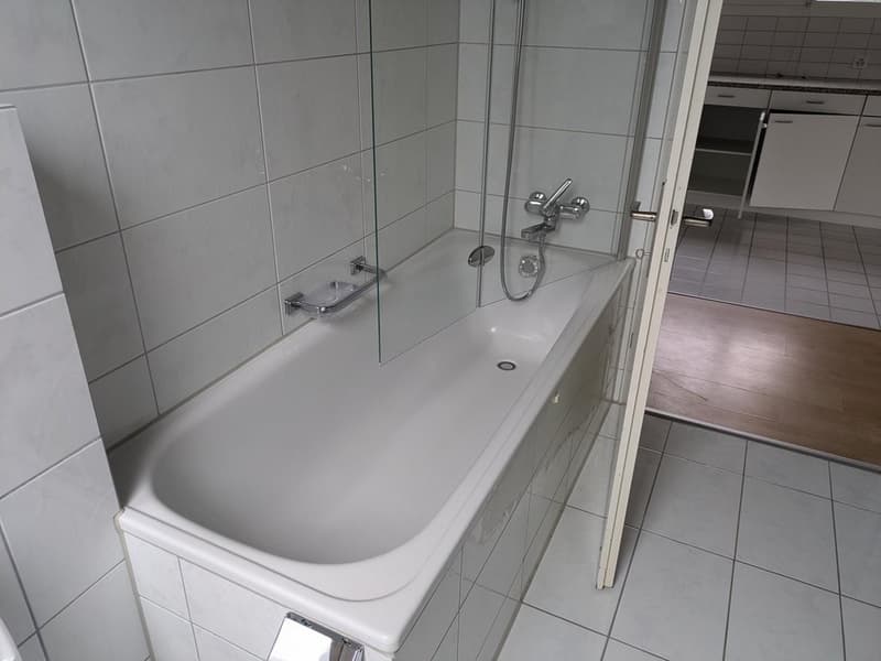 Bad mit Badewanne