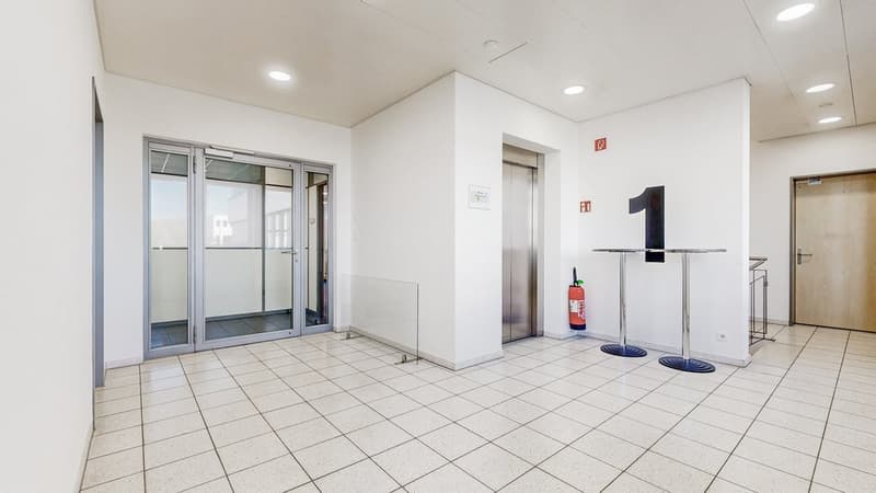 9206.02.0103-Lift.jpg