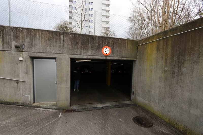Einfahrt Einstellhalle