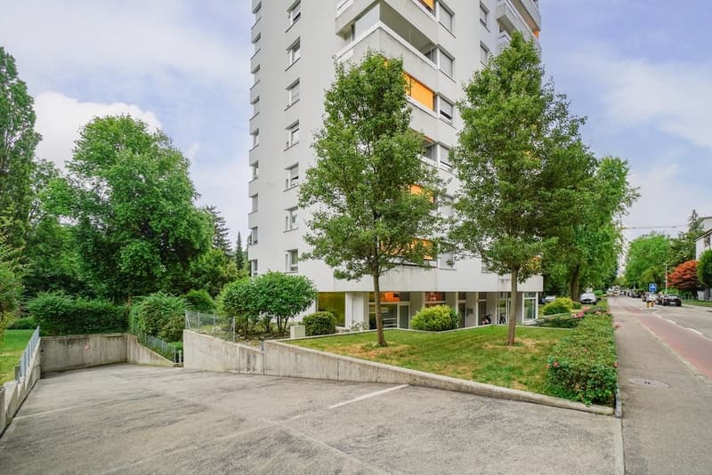 Zentrale Wohnung an grüner Lage gesucht? (2)