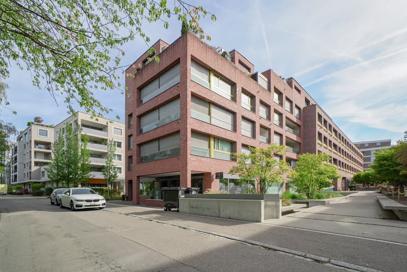 Moderne, lichtdurchflutete Bürofläche an zentraler Lage in Kloten, bezugsbereit und flexibel (7)