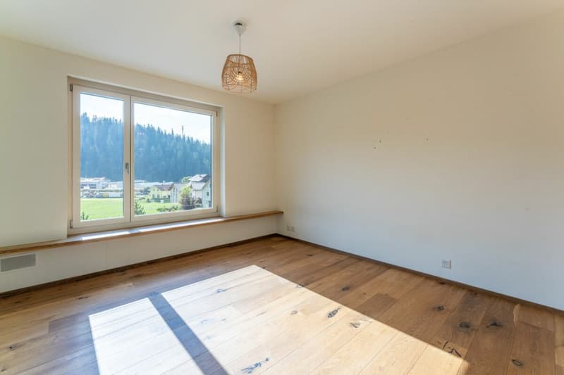 Attraktives Zweifamilienhaus mit 5.5 Zimmer Erstwohnung und 2.5 Zimmer Zweitwohnung zu verkaufen (8)
