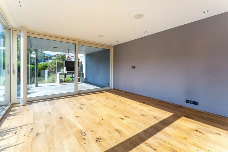 Attraktives Zweifamilienhaus mit 5.5 Zimmer Erstwohnung und 2.5 Zimmer Zweitwohnung zu verkaufen (4)