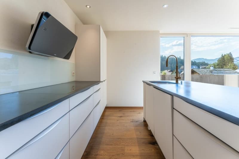 Attraktives Zweifamilienhaus mit 5.5 Zimmer Erstwohnung und 2.5 Zimmer Zweitwohnung zu verkaufen (3)