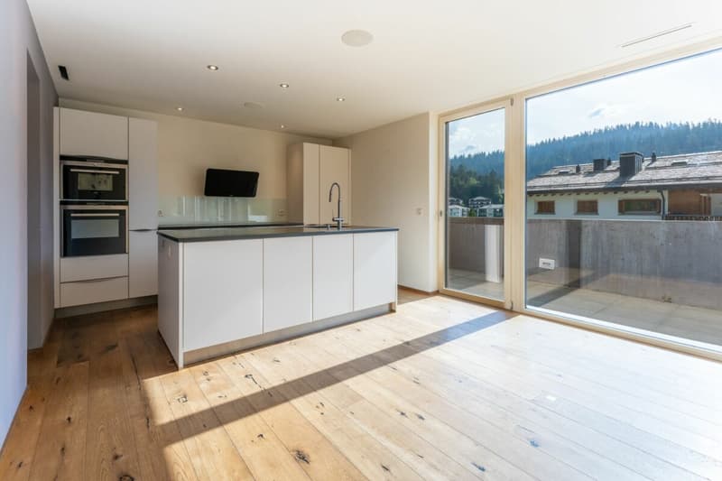 Attraktives Zweifamilienhaus mit 5.5 Zimmer Erstwohnung und 2.5 Zimmer Zweitwohnung zu verkaufen (2)