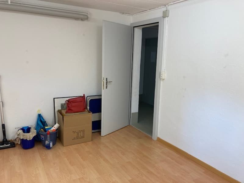 heller Lager-/Hobbyraum ca. 25m² an zentraler Lage (3)