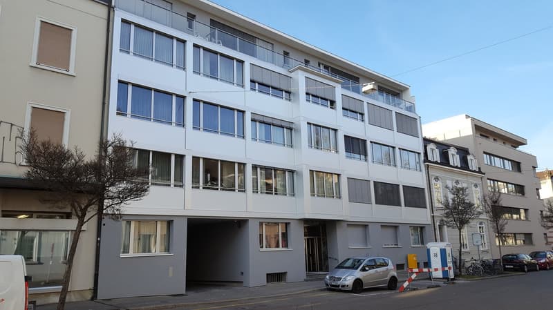 Business Apartment quiet & central with breathtaking panoramic view on roof deck! (2)