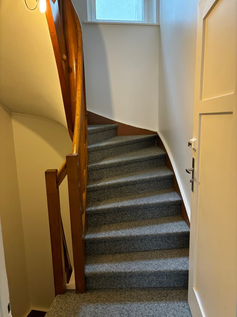 Treppenaufgang zu Wohnung Gerbergässlein 7