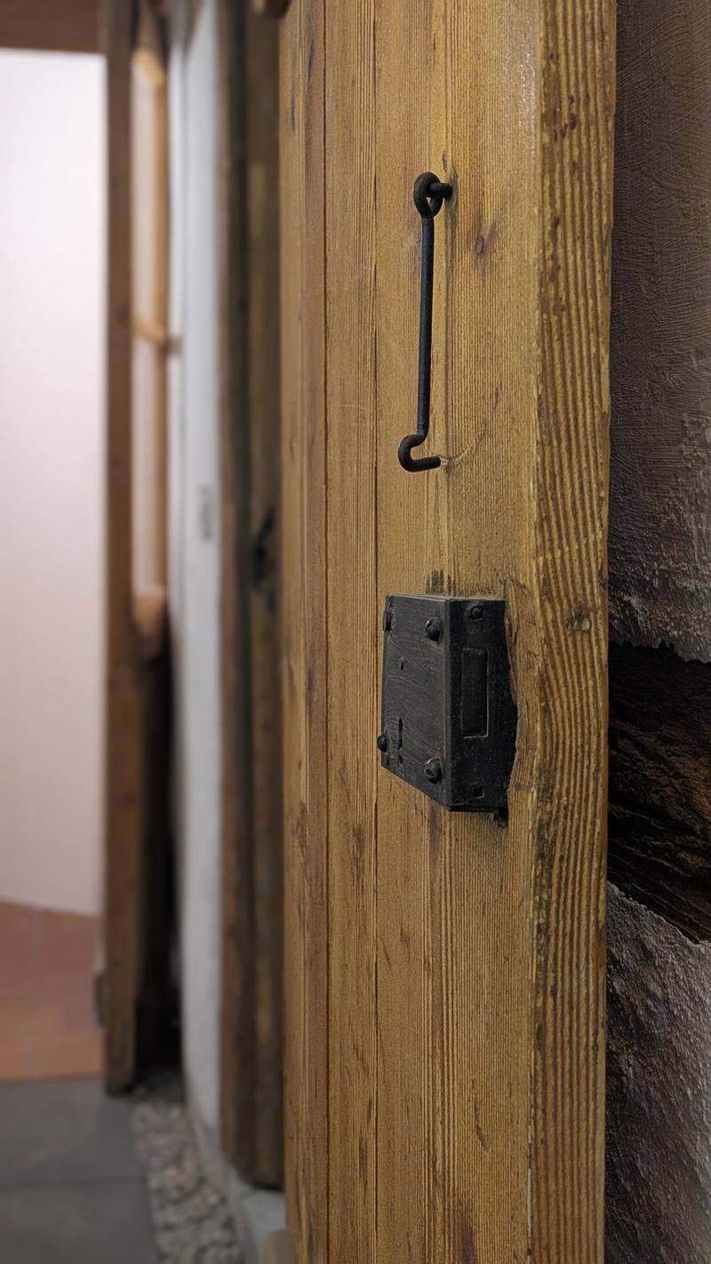 Historisches Altstadthaus mit Wohn- und Gewerbeteil in Nidau (6)