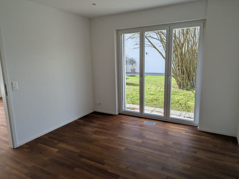 Modernes 5-Zimmer-Einfamilienhaus mit Garten (4)