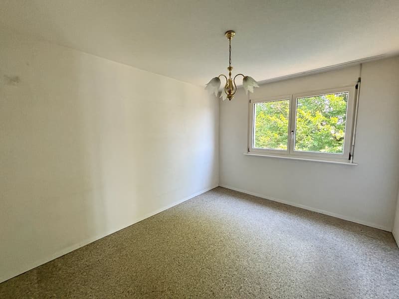 Charmante 4.5-Zimmer-Wohnung mit Balkon und schöner Aussicht in Grenchen (7)