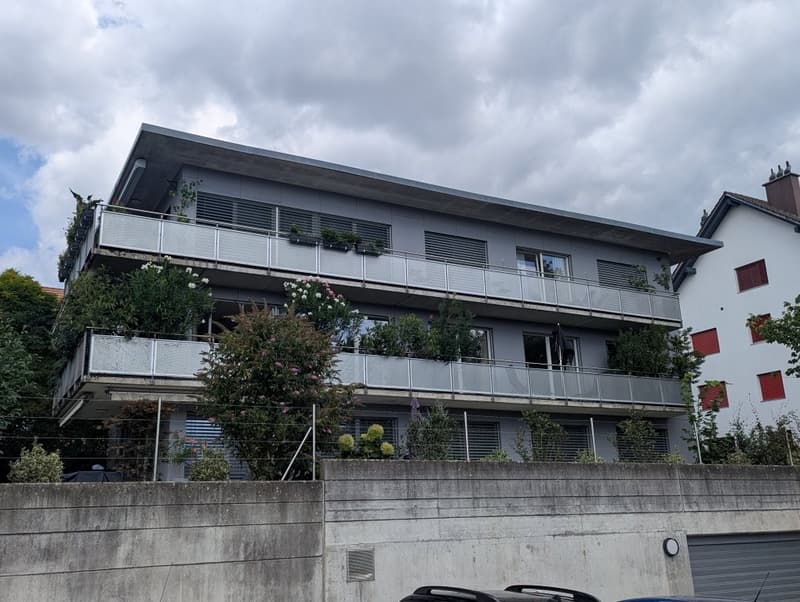 4.5 Zimmer mit 125 m² und Aussenflächen in drei Himmelsrichtungen (1)