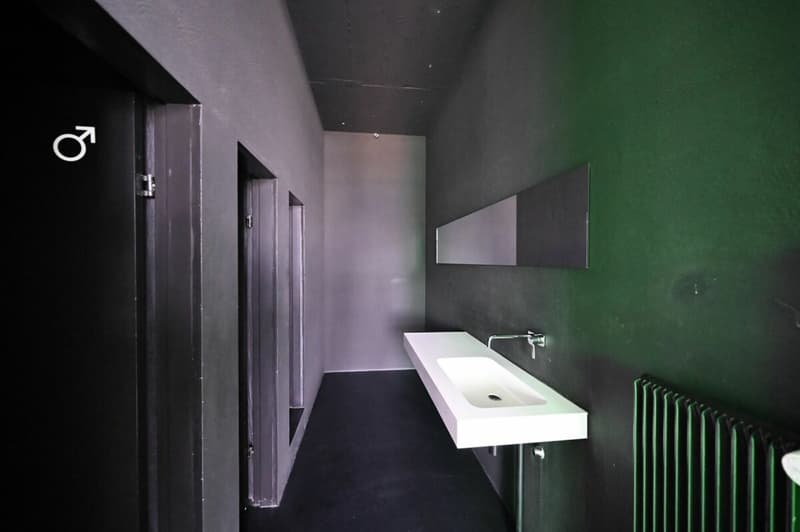 Nous avons un nouveau superbe espace de bureau / commercial à louer dans un emplacement de premier choix. (7)