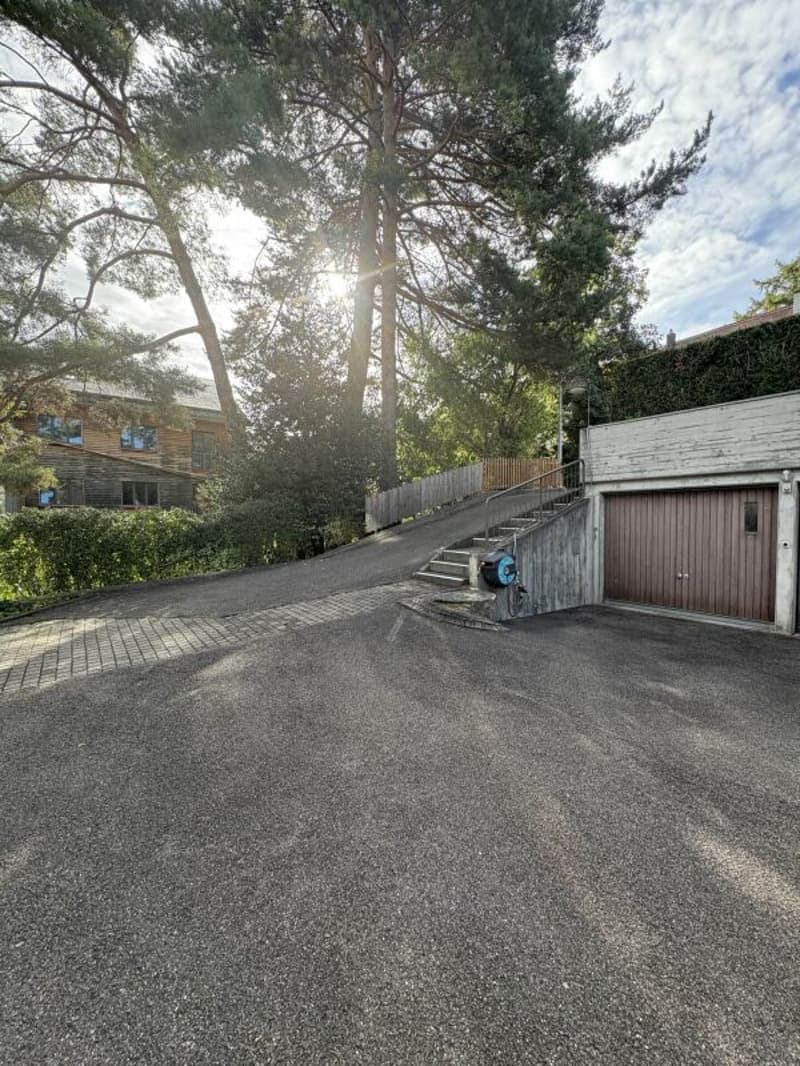Ein sicheres Zuhause für Ihr Auto! Einzel-Garage zu vermieten (1)