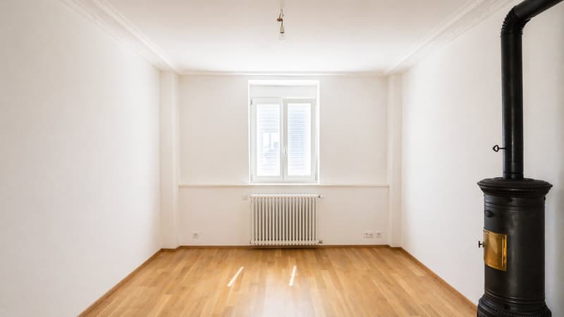 Charmante 4-Zimmer-Maisonette-Wohnung mit Ofen in Basel (3)