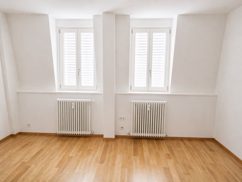 Charmante 4-Zimmer-Maisonette-Wohnung mit Ofen in Basel (4)