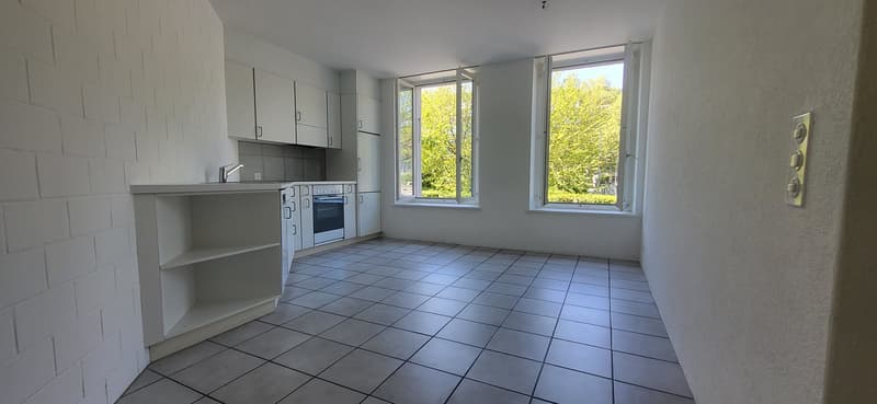 Charming 3-room apartment, high ground floor right, on the Schüss (2)