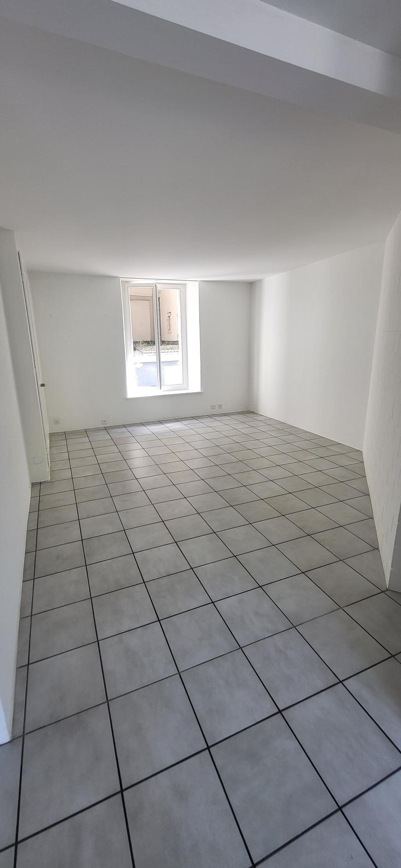 Charming 3-room apartment, high ground floor right, on the Schüss (9)