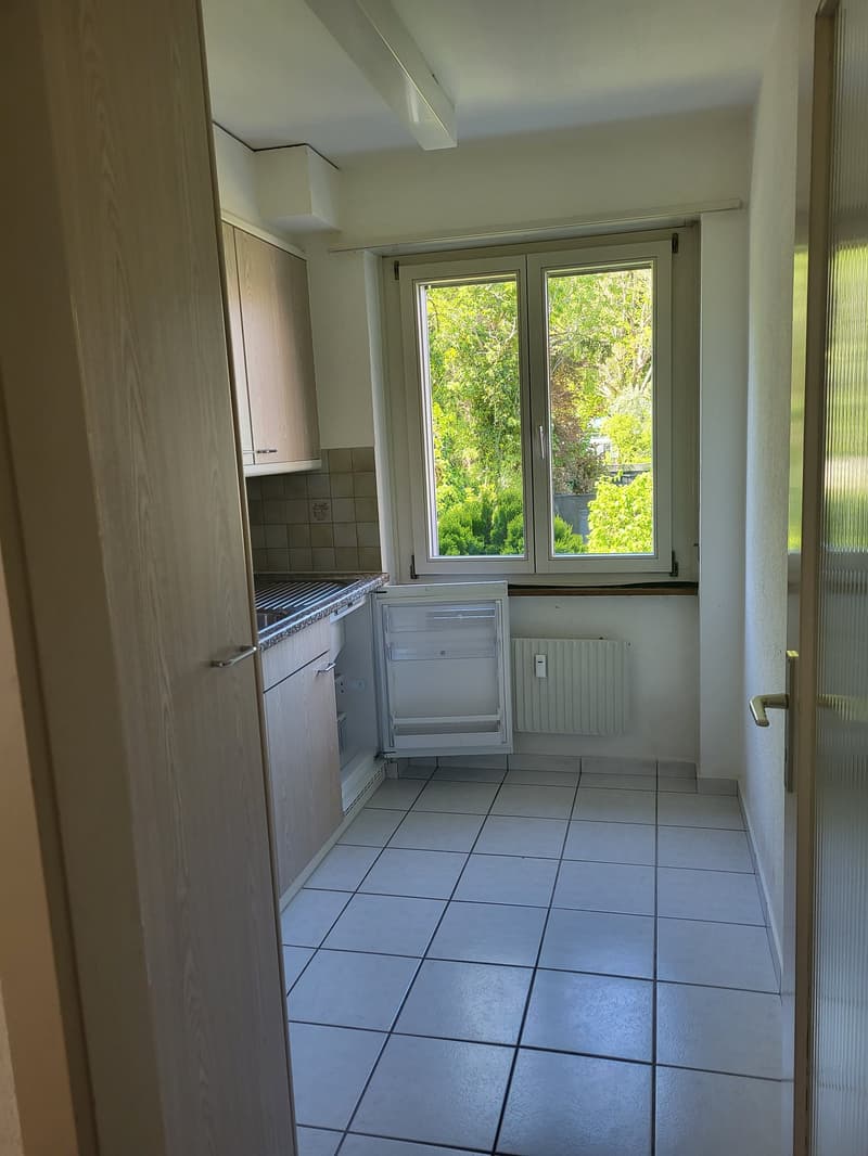 Charmante 2.5-Zimmer-Wohnung in Nidau mit Balkon (6)