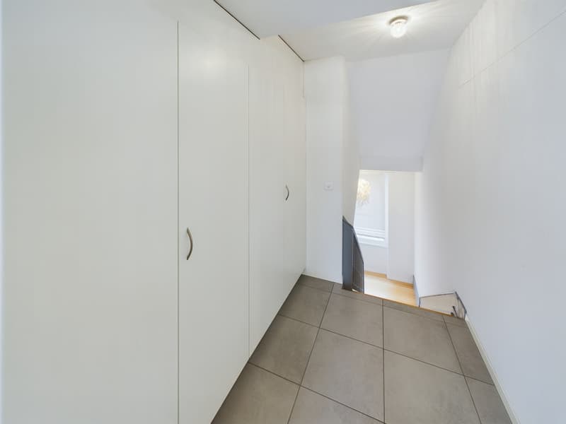 Charmante 5.5-Zimmer-Duplex-Wohnung im Herzen von Biel (17)