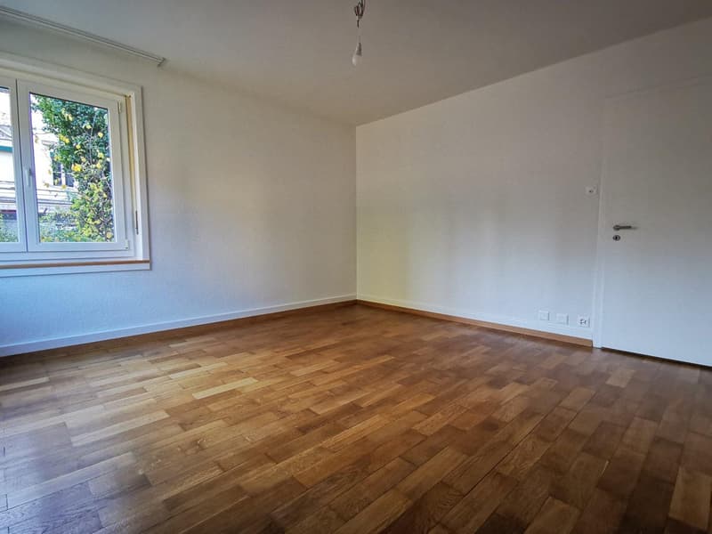 Helle 3-Zimmer-Wohnung mit Balkon an der General-Dufour-Strasse in Biel (12)