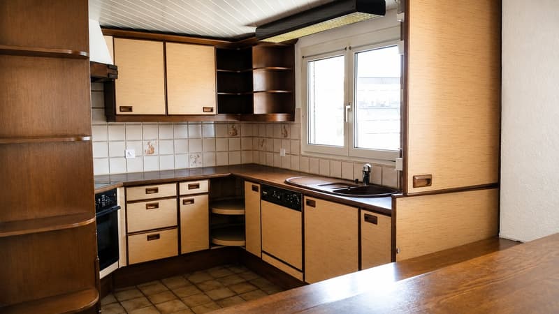 Helle Attikawohnung mit grosser Terrasse und Cheminée (8)