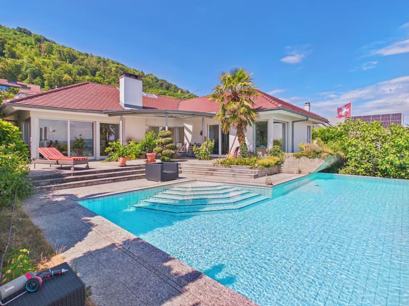 Exklusive Villa mit Pool und Seesicht in Ligerz (1)