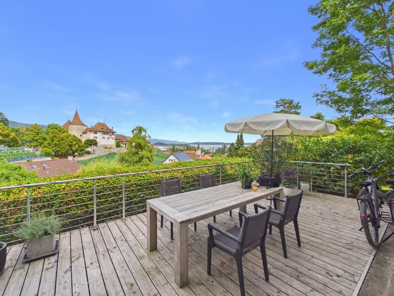 Einzigartige Villa mit Sicht auf See und Seeland (2)