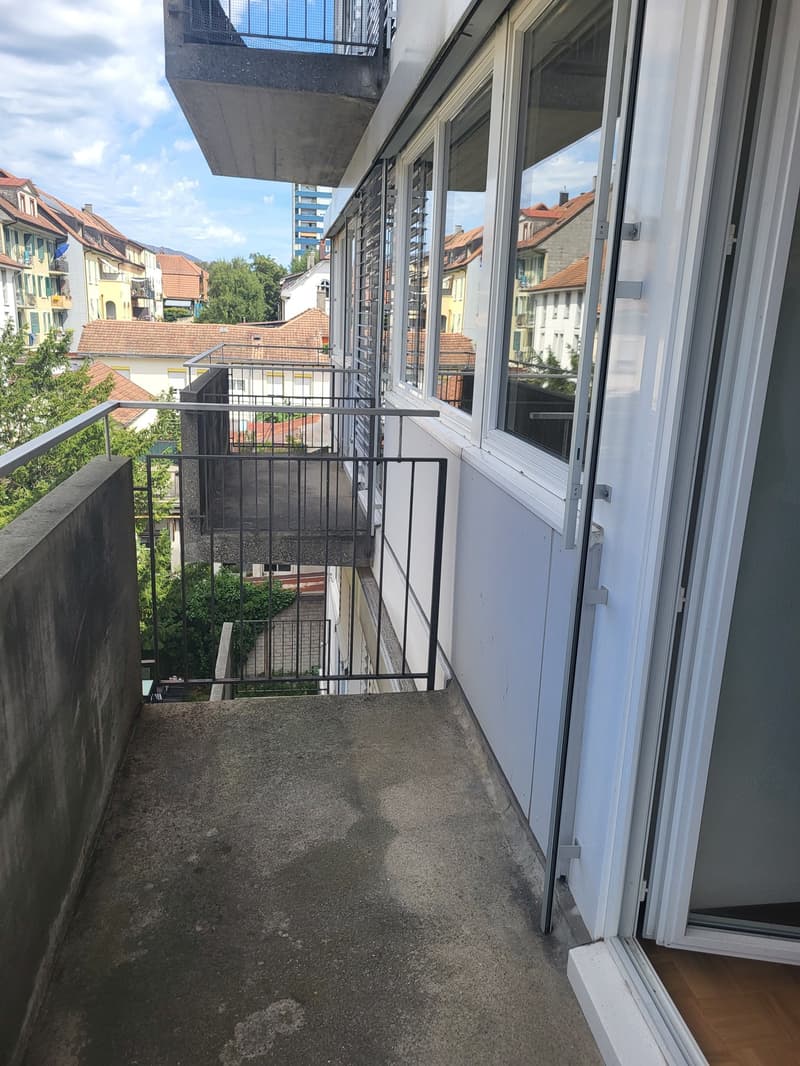 Außergewöhnliche 4.5-Zimmer-Wohnung mit diversen Balkone und Lift in Biel (8)