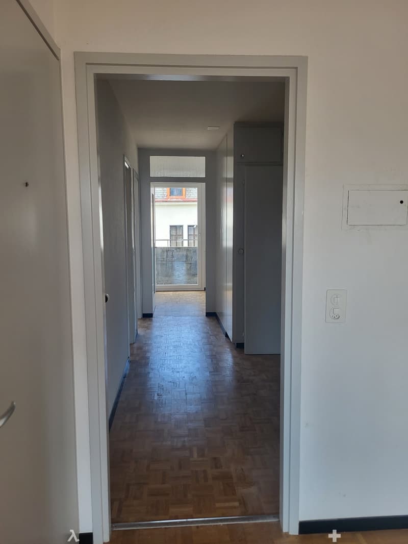 Außergewöhnliche 4.5-Zimmer-Wohnung mit diversen Balkone und Lift in Biel (4)