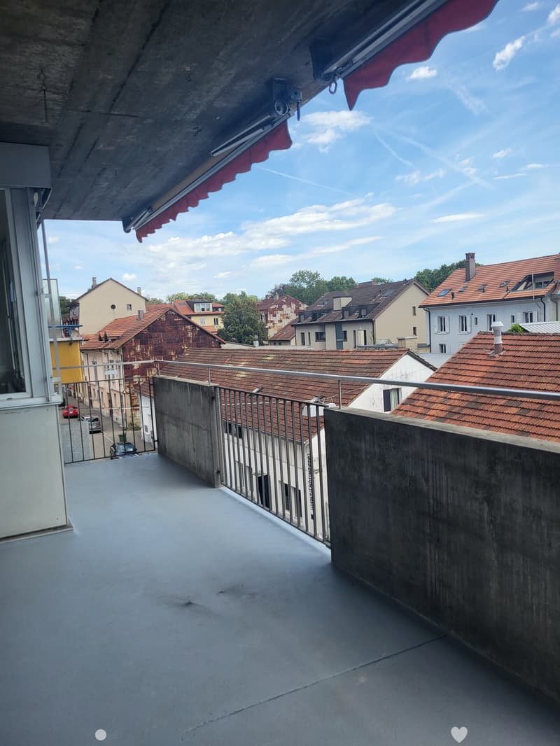 Außergewöhnliche 4.5-Zimmer-Wohnung mit diversen Balkone und Lift in Biel (1)