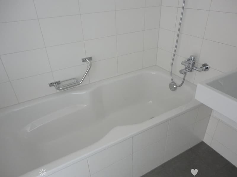 Moderne 3.5 Zimmer-Dachwohnung mit Galerie und Balkon (4)