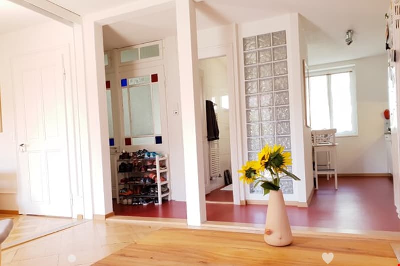 Renovierte 3-Zimmer-Altbauwohnung mit Balkon (1)