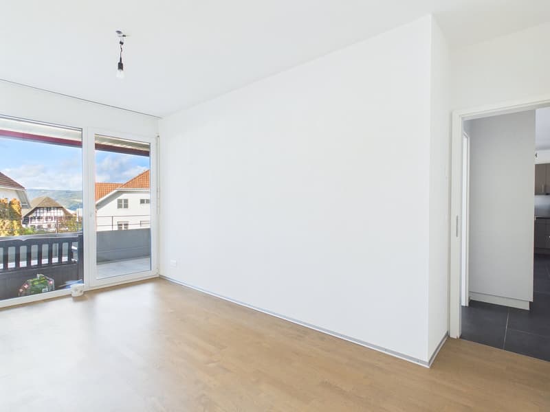 Grosszügiger Balkon mit Sicht auf den See (8)