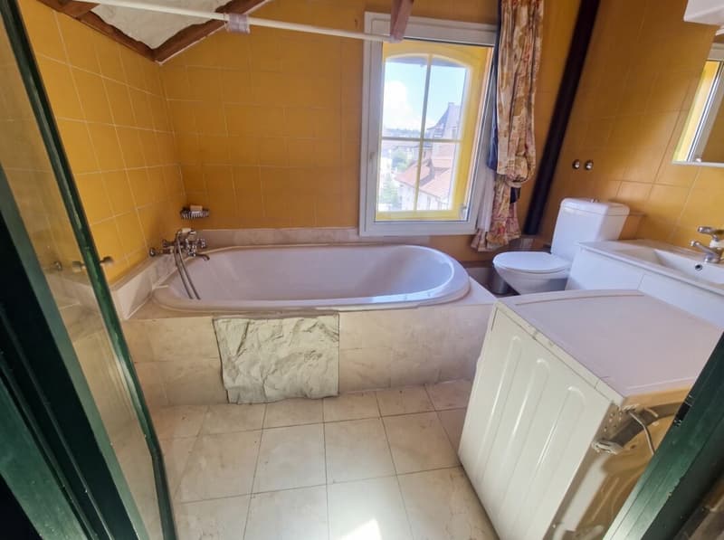 Gepflegte 4-Zimmer-Dachwohnung mit Cheminée - Brüggstrasse 74, Biel (4)