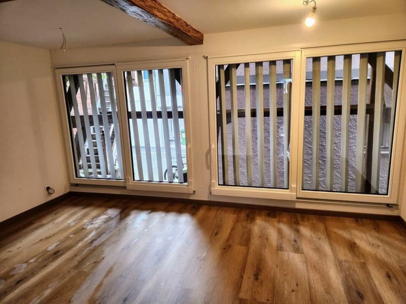 Mehrfamilienhaus mit 3 Wohnungen und Gewerberaum beim Bahnhof - Dorfstrasse 15 + 15a, Seftigen (10)