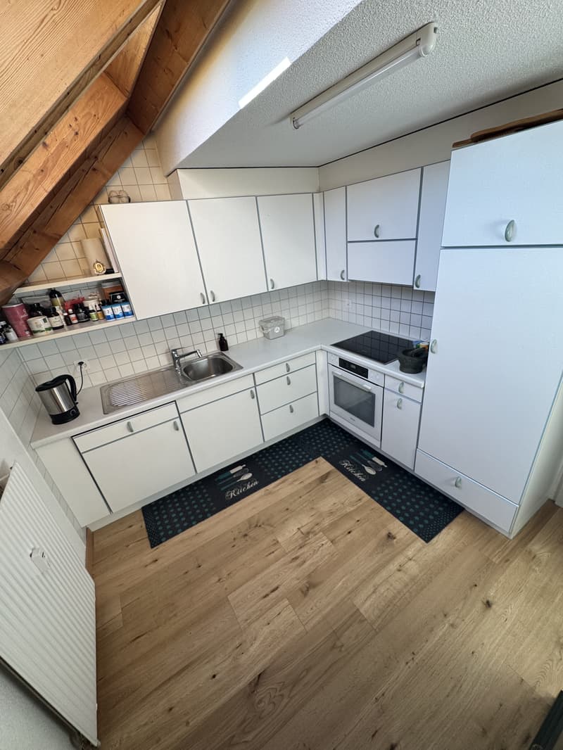 3 ZIMMER-DACHWOHNUNG IN KAUFDORF (BE), MÖBLIERT, TEMPORÄR (4)