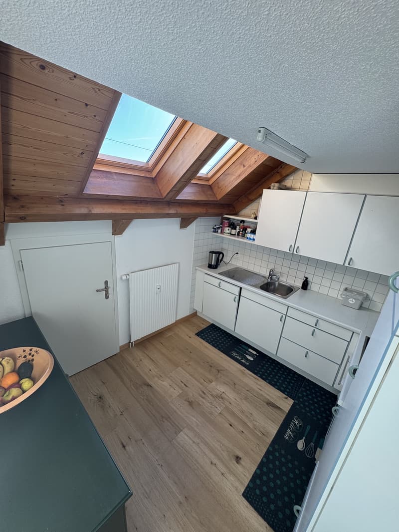 3 ZIMMER-DACHWOHNUNG IN KAUFDORF (BE), MÖBLIERT, TEMPORÄR (3)