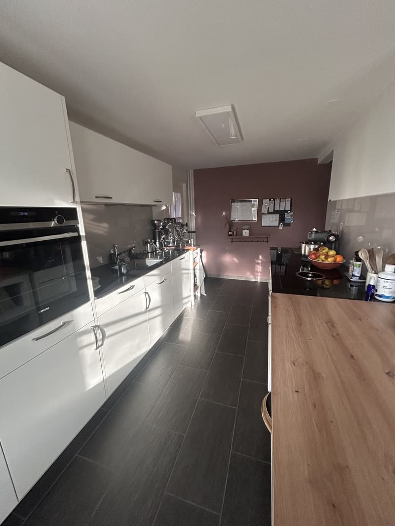 5 ZIMMER-HAUS IN UEBERSTORF (FR), MÖBLIERT, TEMPORÄR (3)