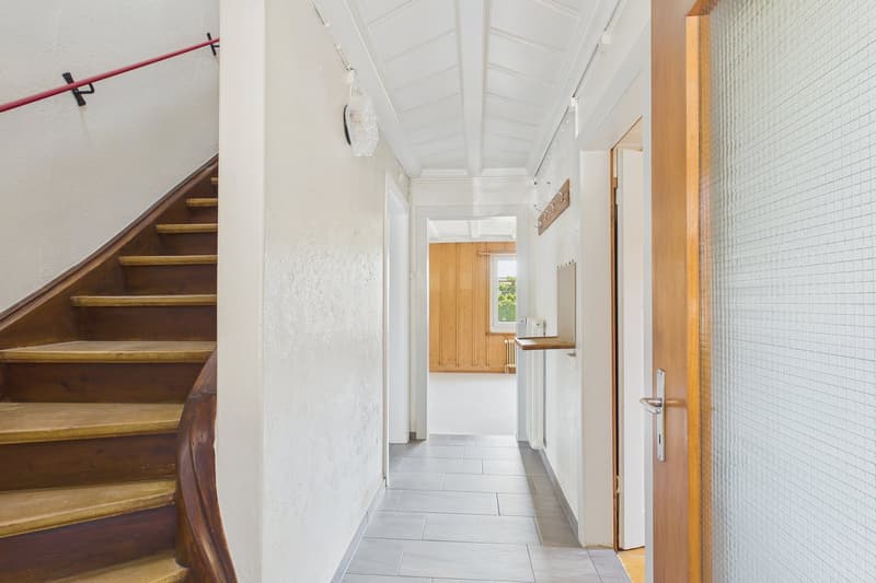 Viel Platz, viel Charme, viel Potenzial – Einfamilienhaus in Gurmels (9)