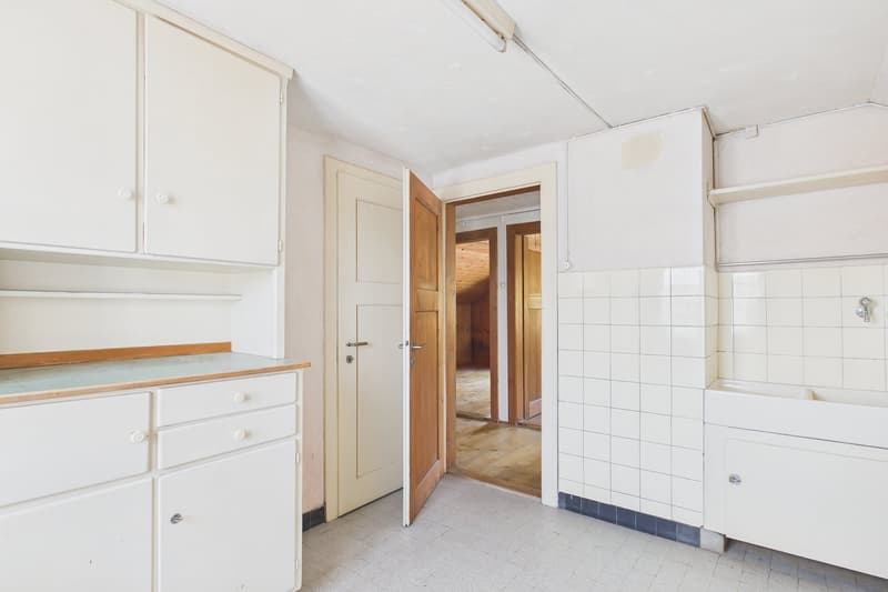 Viel Platz, viel Charme, viel Potenzial – Einfamilienhaus in Gurmels (6)