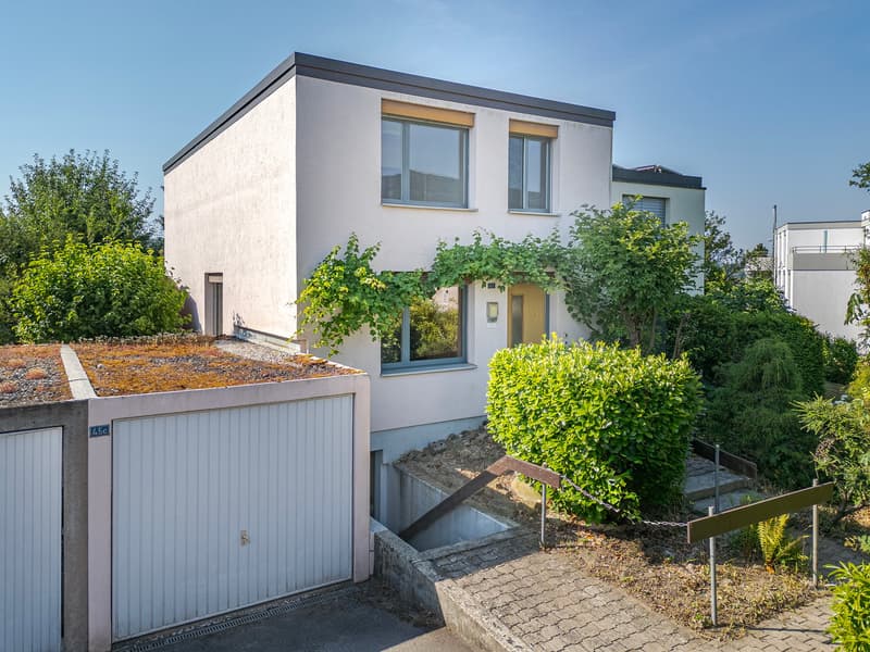 Wohnen in der Nähe des Bielersees – 5-Zimmer-Reihenhaus mit Potenzial (1)