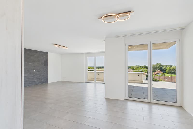 Moderne 4-Zimmer-Dachwohnung im Neubau in Gampelen (4)