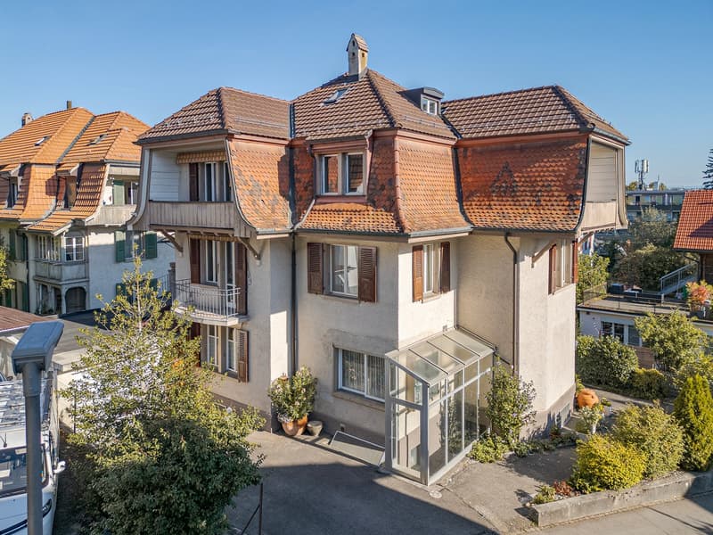 Historisches Berner Stadthaus mit einer 7.5- und einer 3-Zimmerwohnung (1)