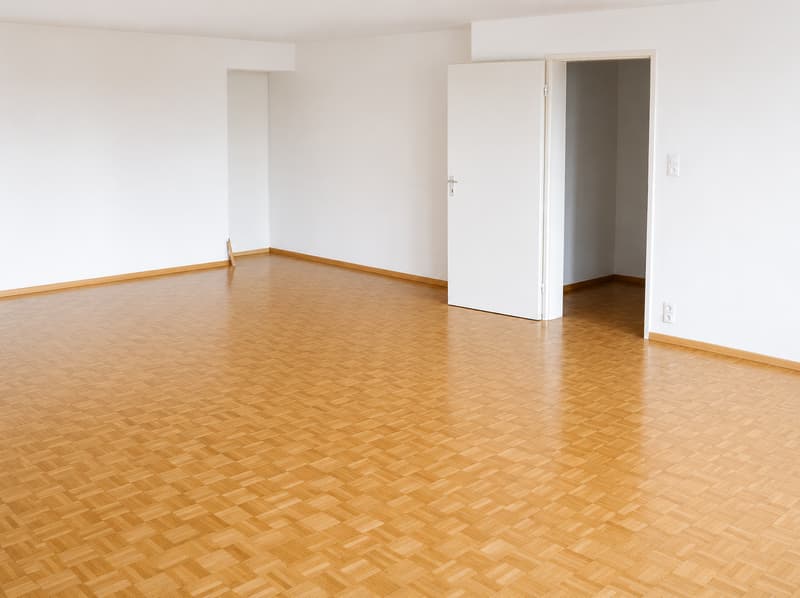 Büro / Atelier / Therapie 50 m2 im Erdgeschoss ! (3)
