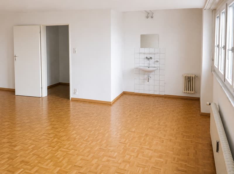 Büro / Atelier / Therapie 50 m2 im Erdgeschoss ! (2)