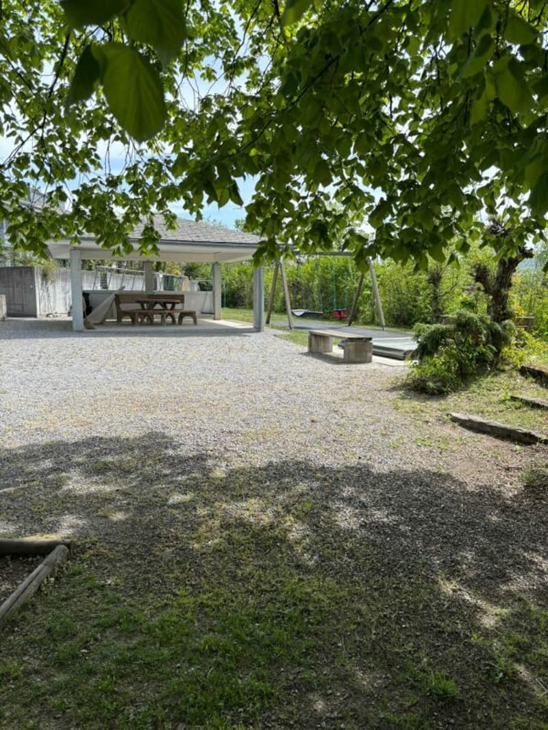 Eck-Reiheneinfamilienhaus mit zwei Einstellhallenplätze (33)