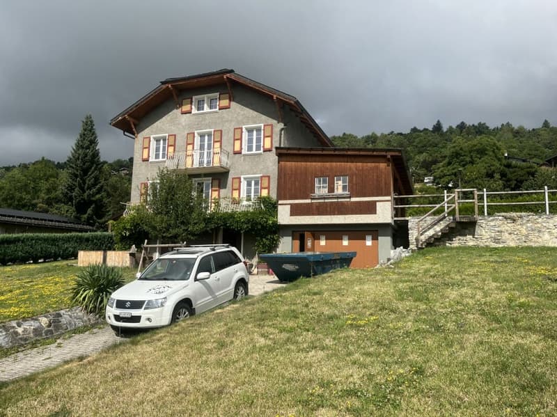 Einzigartig! Zweifamilienhaus im Skigebiet Crans-Montana/VS (1)