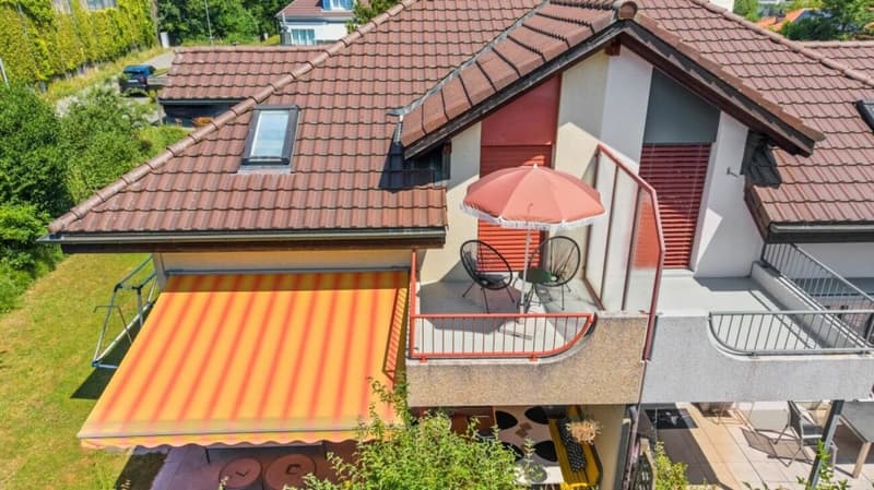 Doppeleinfamilienhaus mit grosser Rasenfläche (6)
